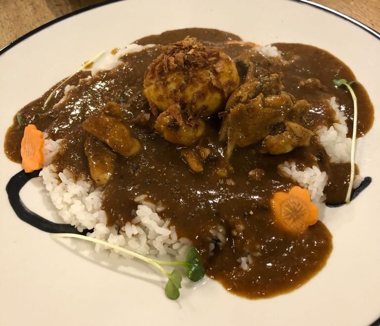 ［茄子おやじ］チキンカレー卵トッピング